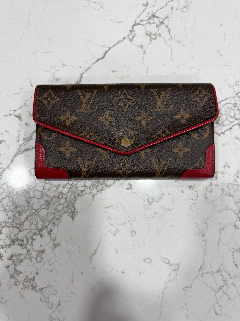 Louis Vuitton Monogram Sarah Retiro Wallet